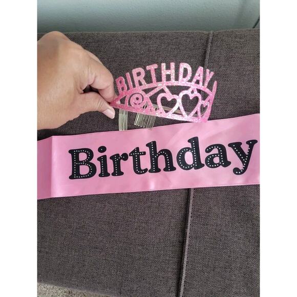 Birthday Girl Pink Sash‎ w/ Black Text And Glitter Tiara - Picture 4 of 6